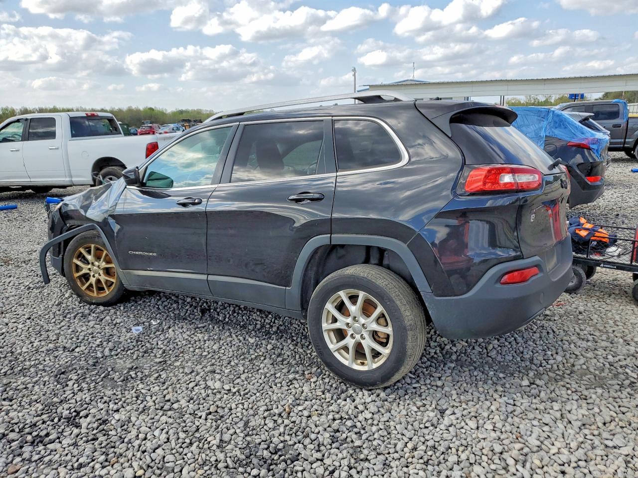 2015 Jeep Cherokee Latitude - Фото 2