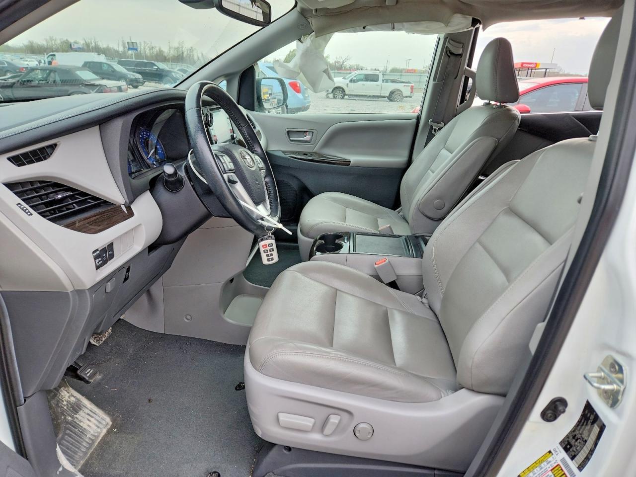 2020 Toyota Sienna Xle 8-Passenger - Image 7