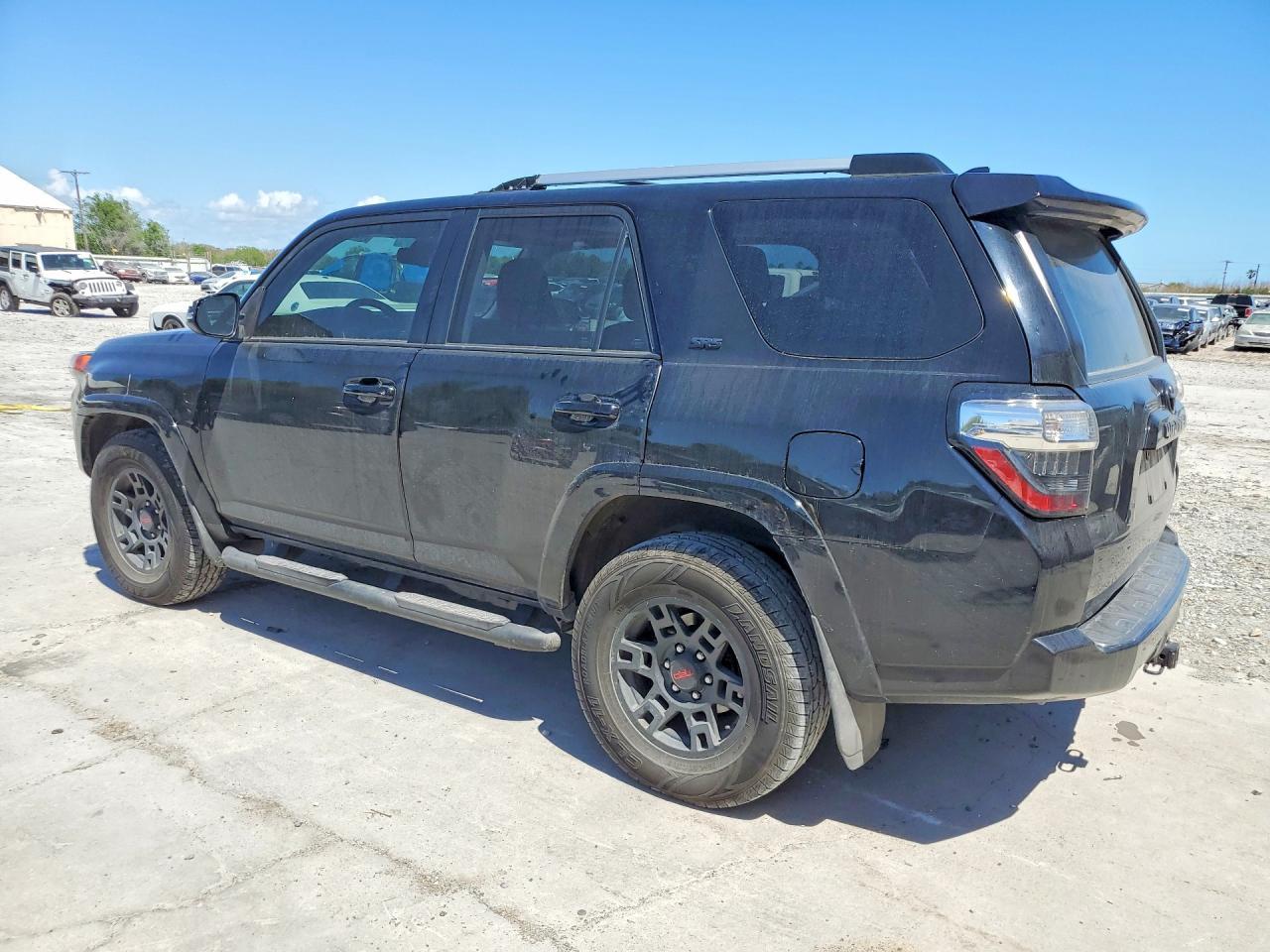 2021 Toyota 4 Runner Sr5 - Фото 2