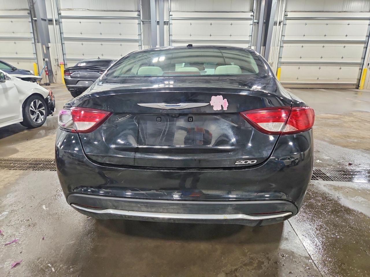 2015 Chrysler 200 Limited - Image 6