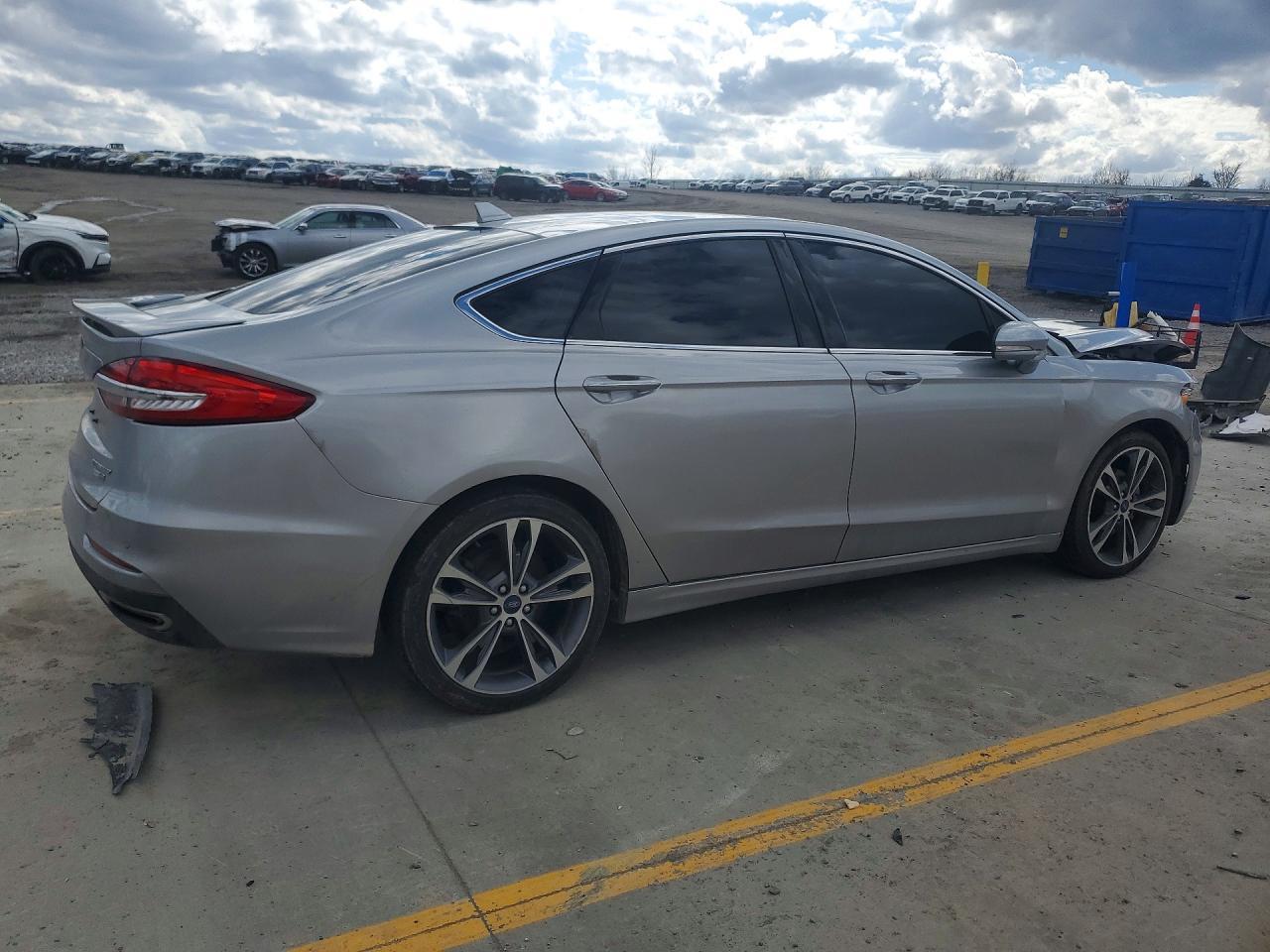 2020 Ford Fusion Titanium - Фото 3