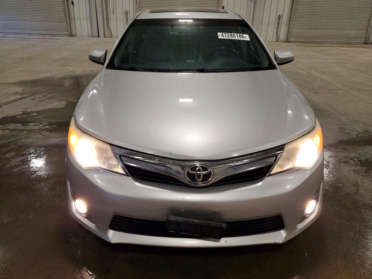 2014 Toyota Camry Xle V6 - Image 5