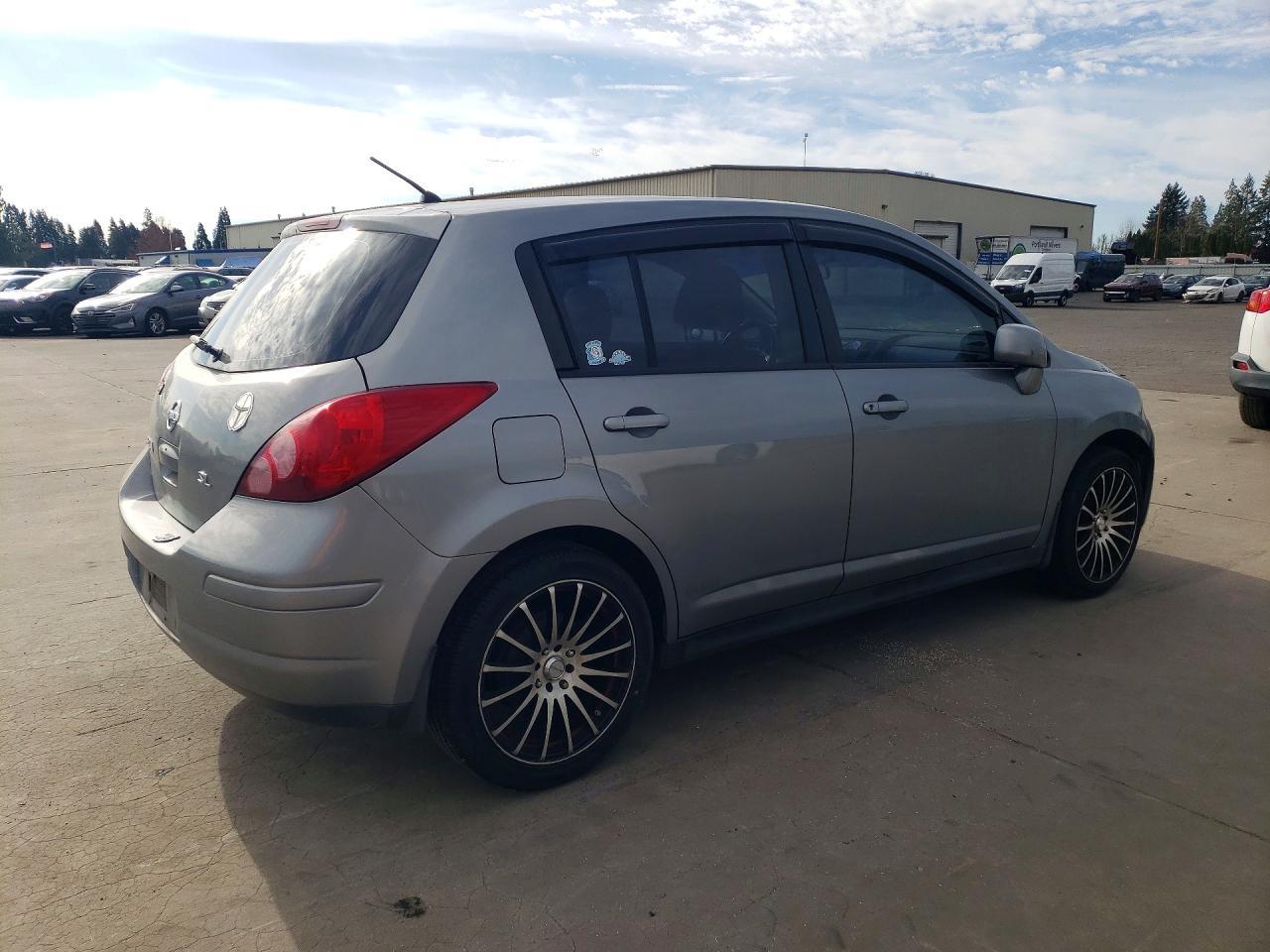 2007 Nissan Versa 1.8 S - Image 3