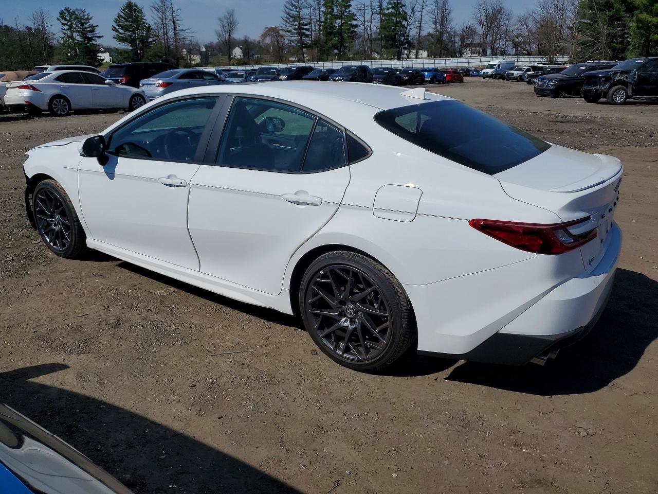 2025 Toyota Camry Se - Фото 2