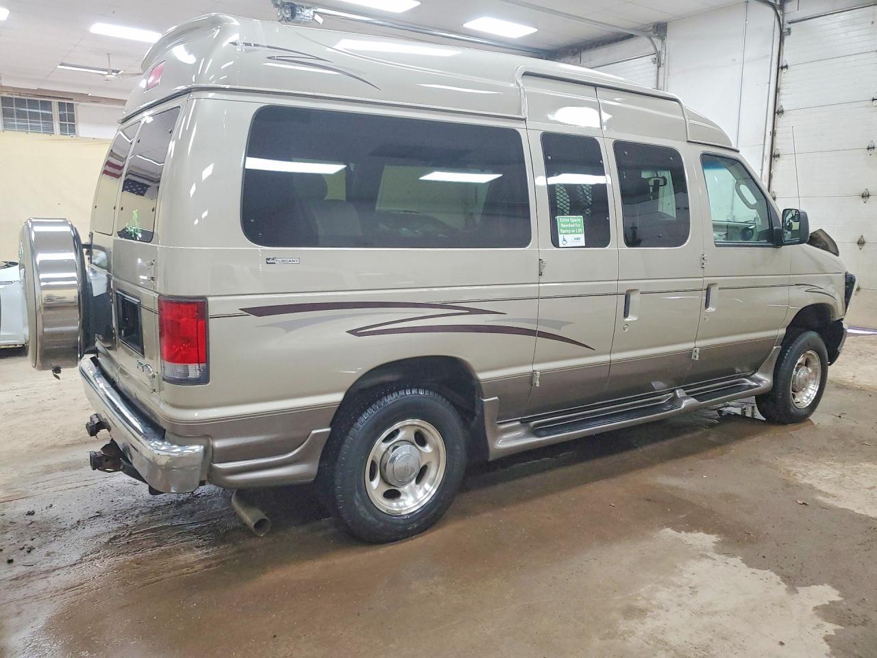 2014 Ford Econoline E150 Van - Image 3
