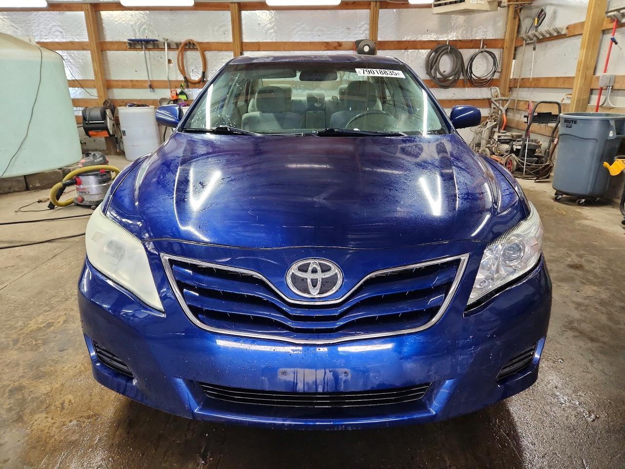 2011 Toyota Camry Le - Image 5