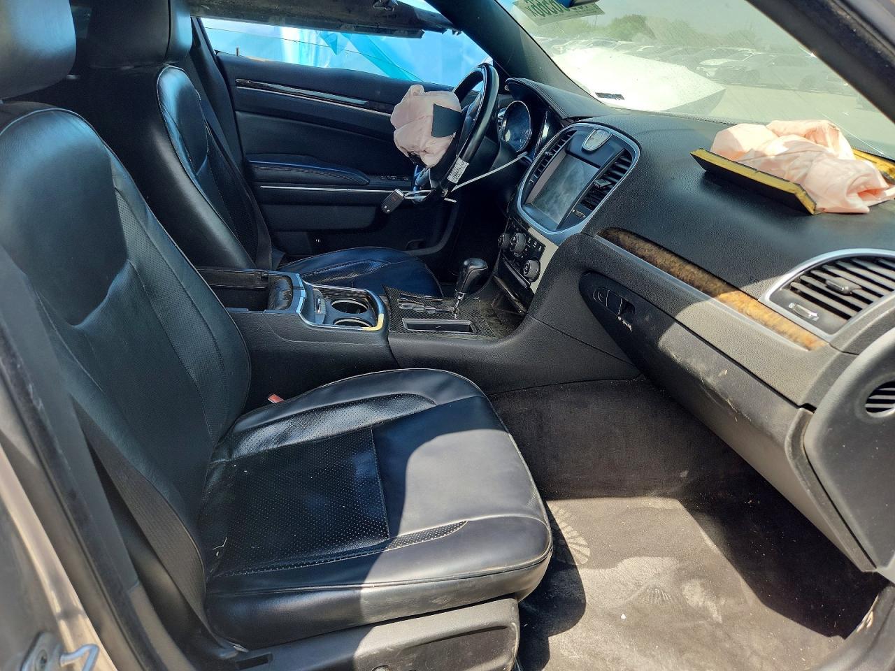 2011 Chrysler 300C - Фото 7