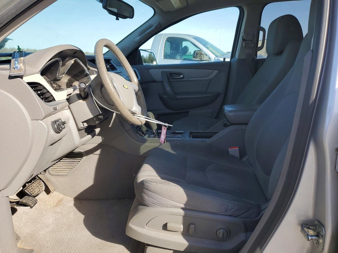 2017 Chevrolet Traverse Ls - Image 7