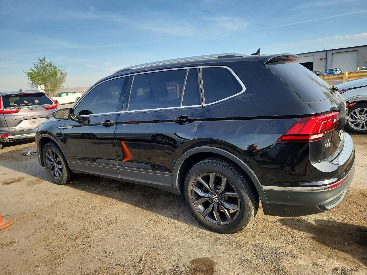 2022 Volkswagen Tiguan Se - Image 2