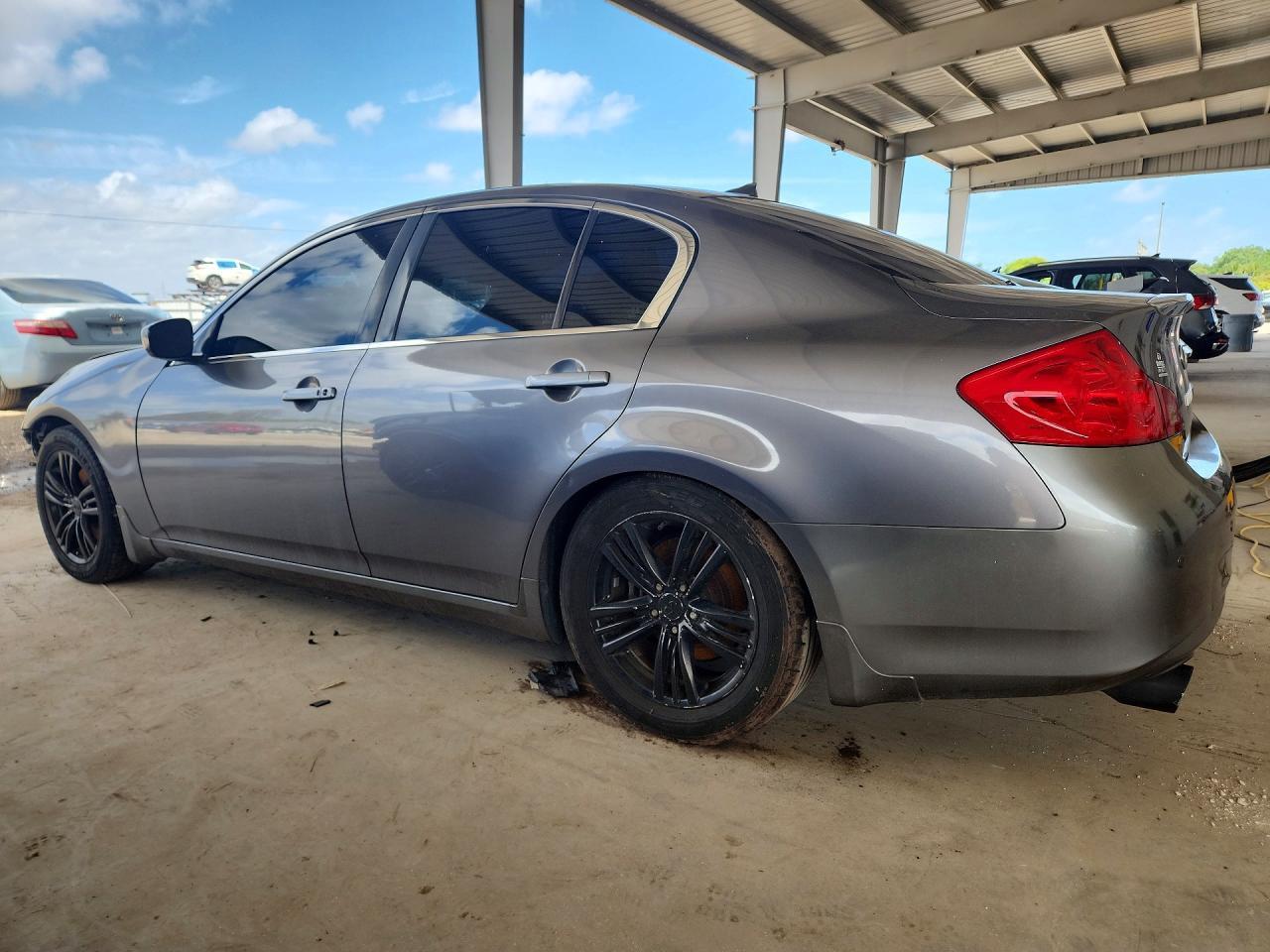 2013 Infiniti G37 - Фото 2