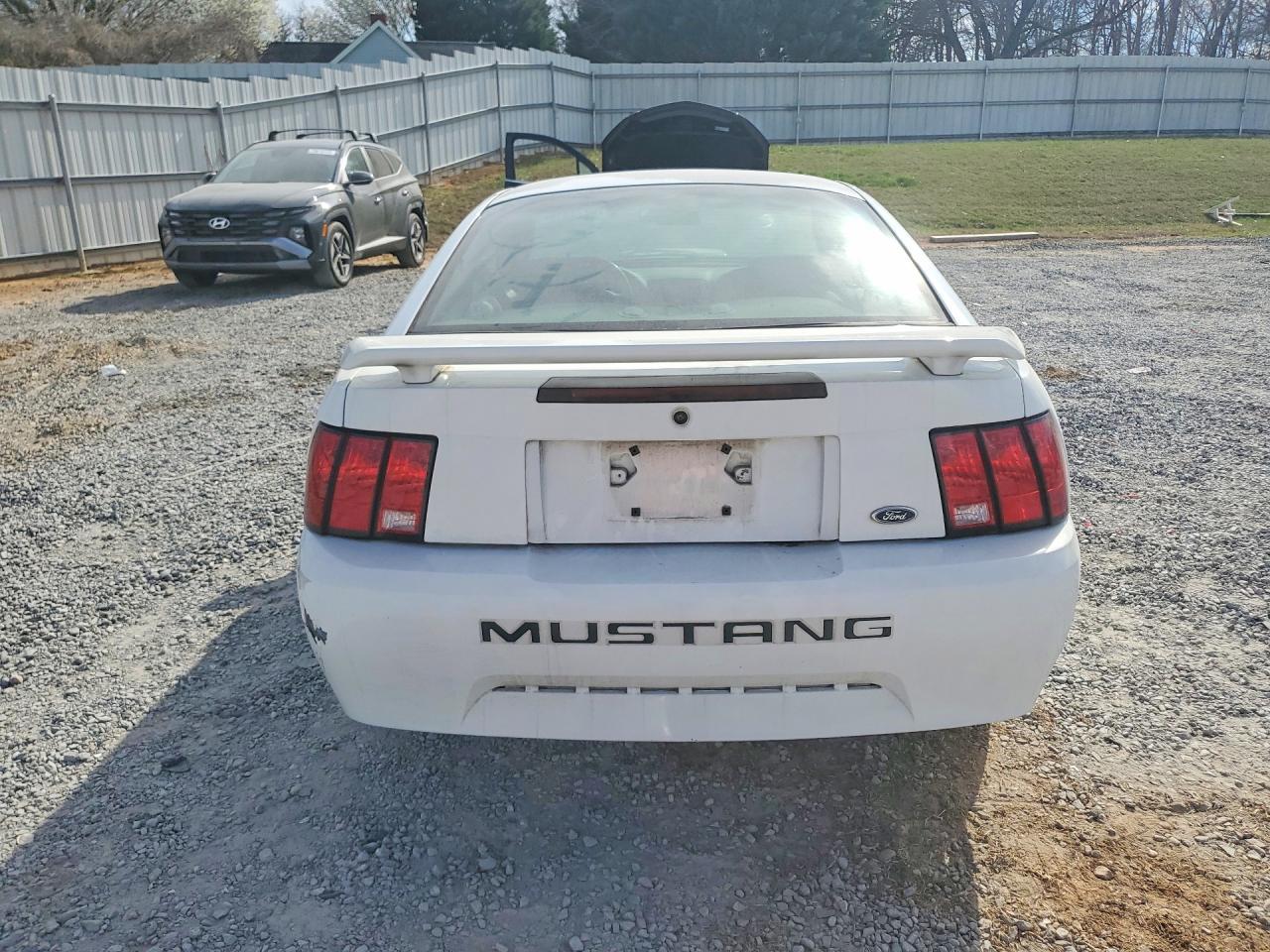 2004 Ford Mustang - Image 6