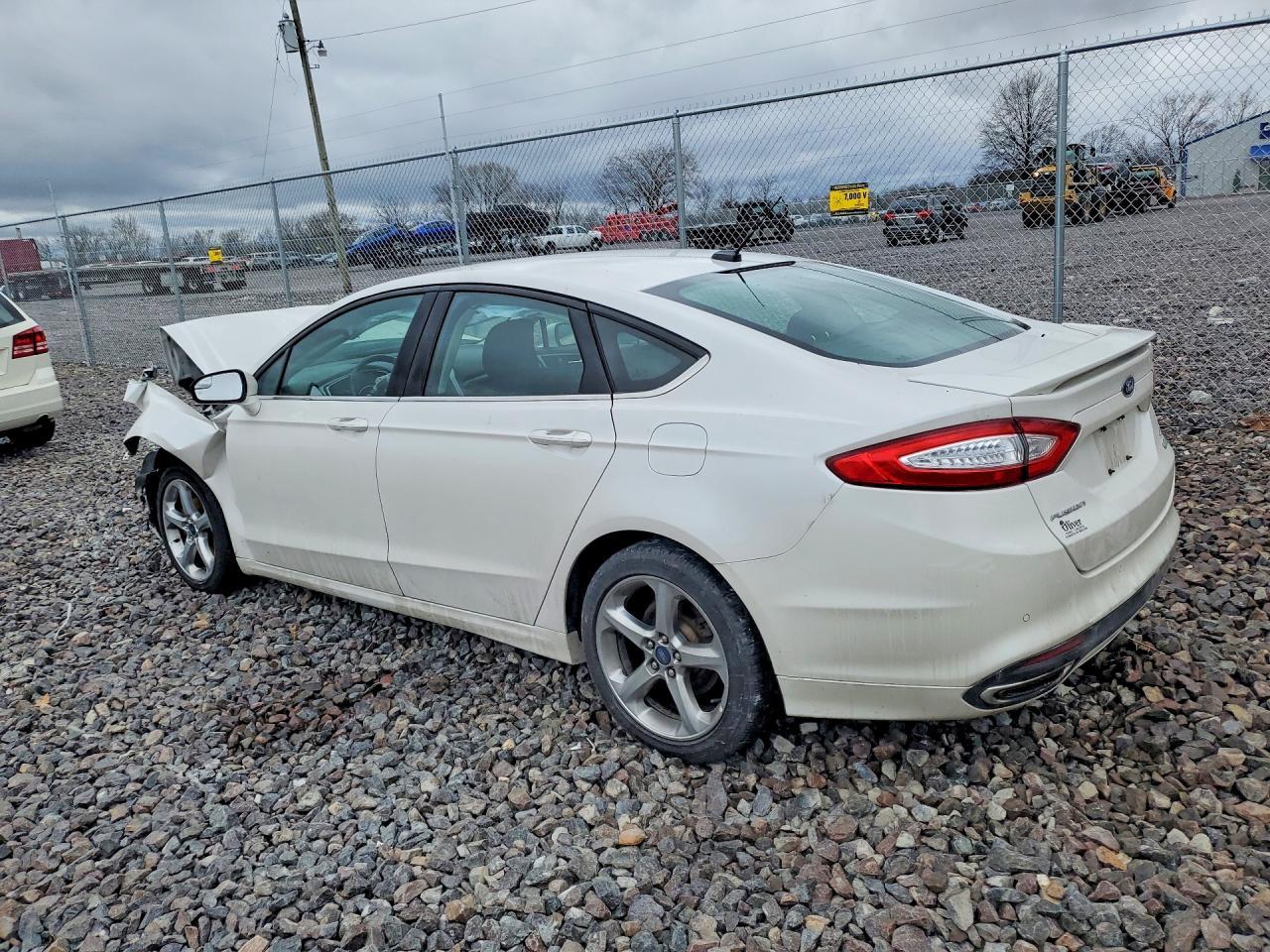 2016 Ford Fusion Se - Фото 2