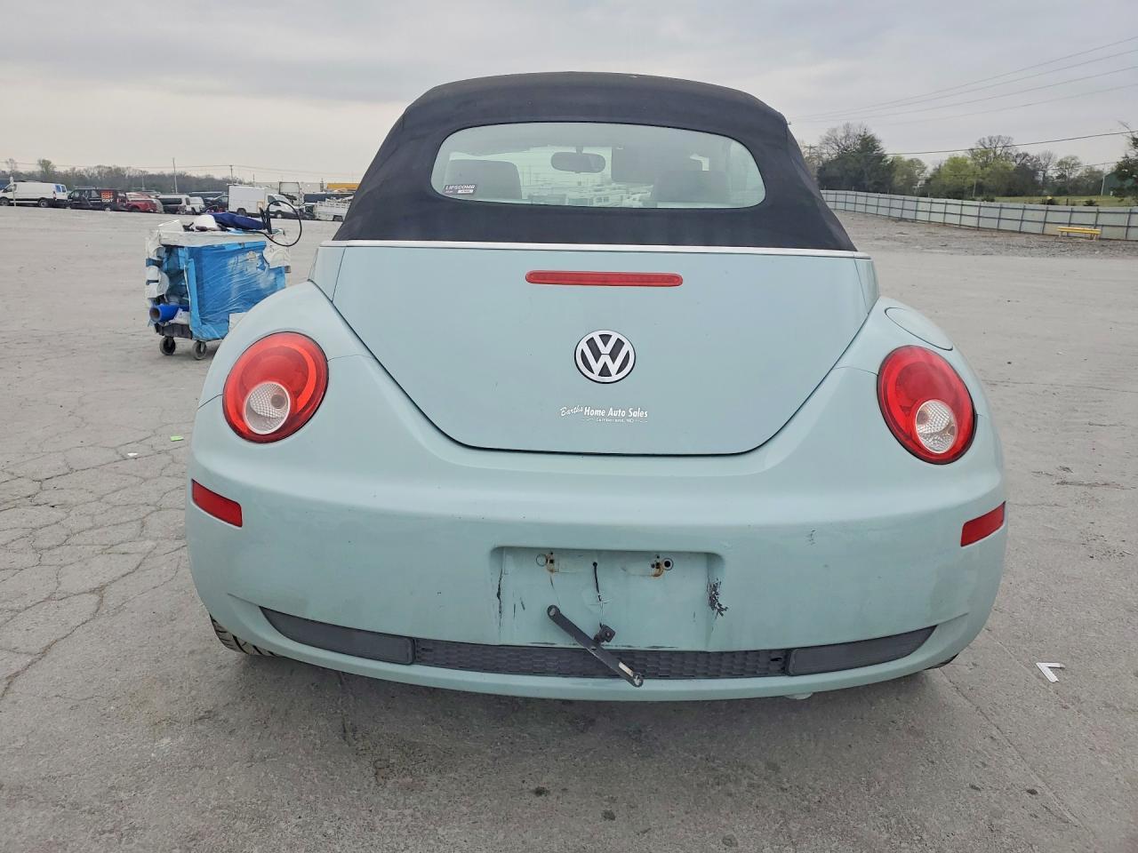 2010 Volkswagen New Beetle - Фото 6