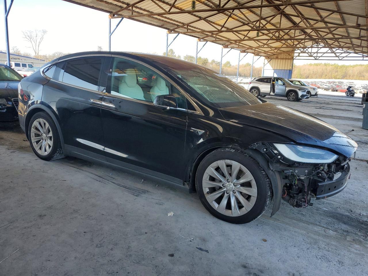 2017 Tesla Model X - Фото 4
