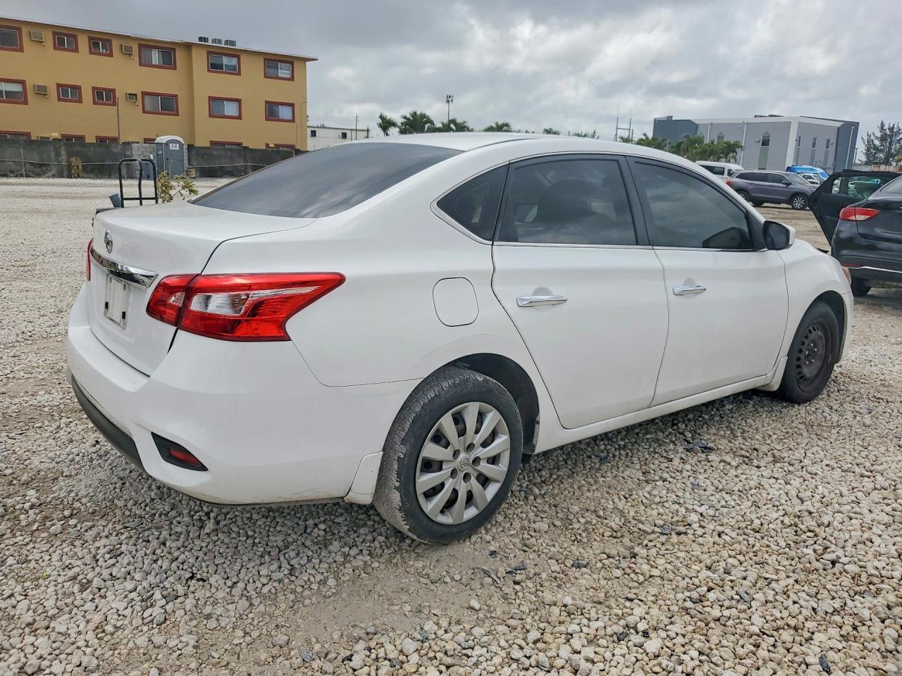 2019 Nissan Sentra S - Фото 3