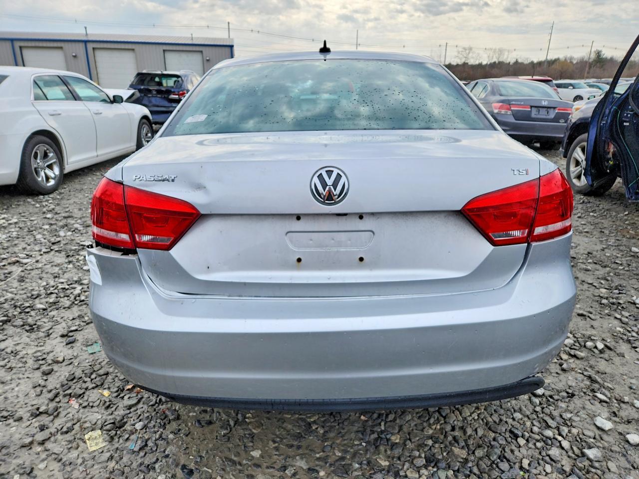 2015 Volkswagen Passat S - Фото 6