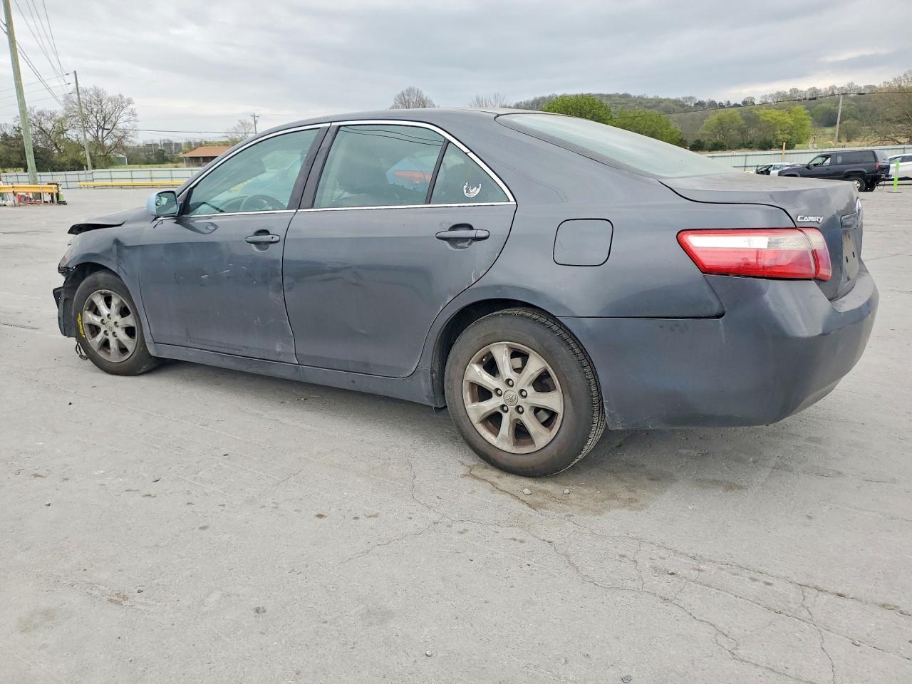2008 Toyota Camry Le - Фото 2