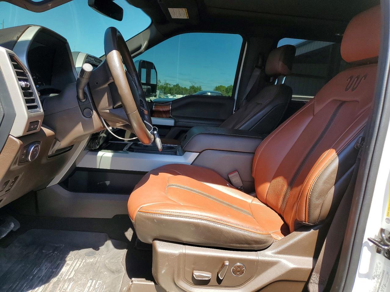 2022 Ford F350 Super Duty - Image 7