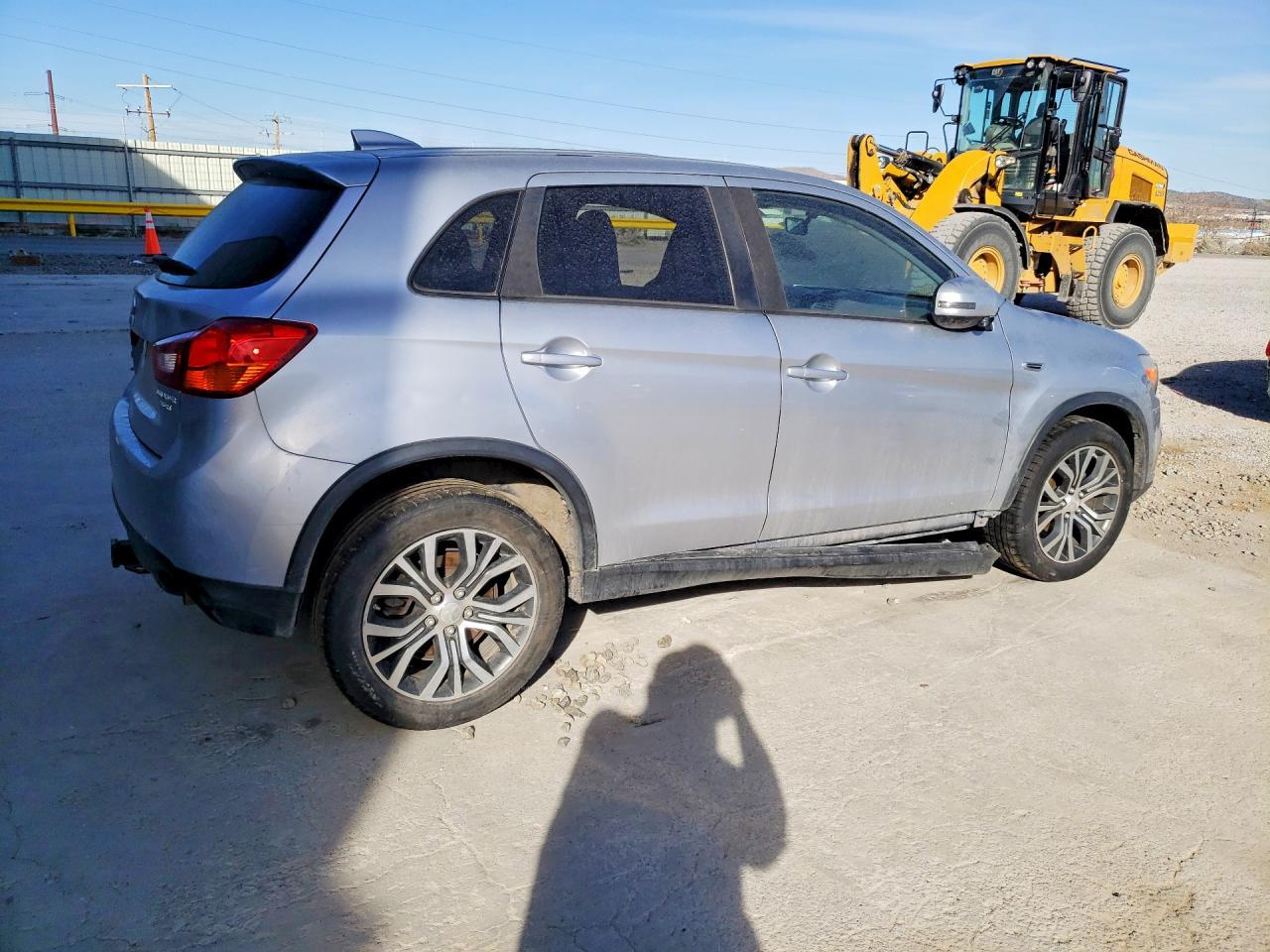 2017 Mitsubishi Outlander Sport Es - Image 3