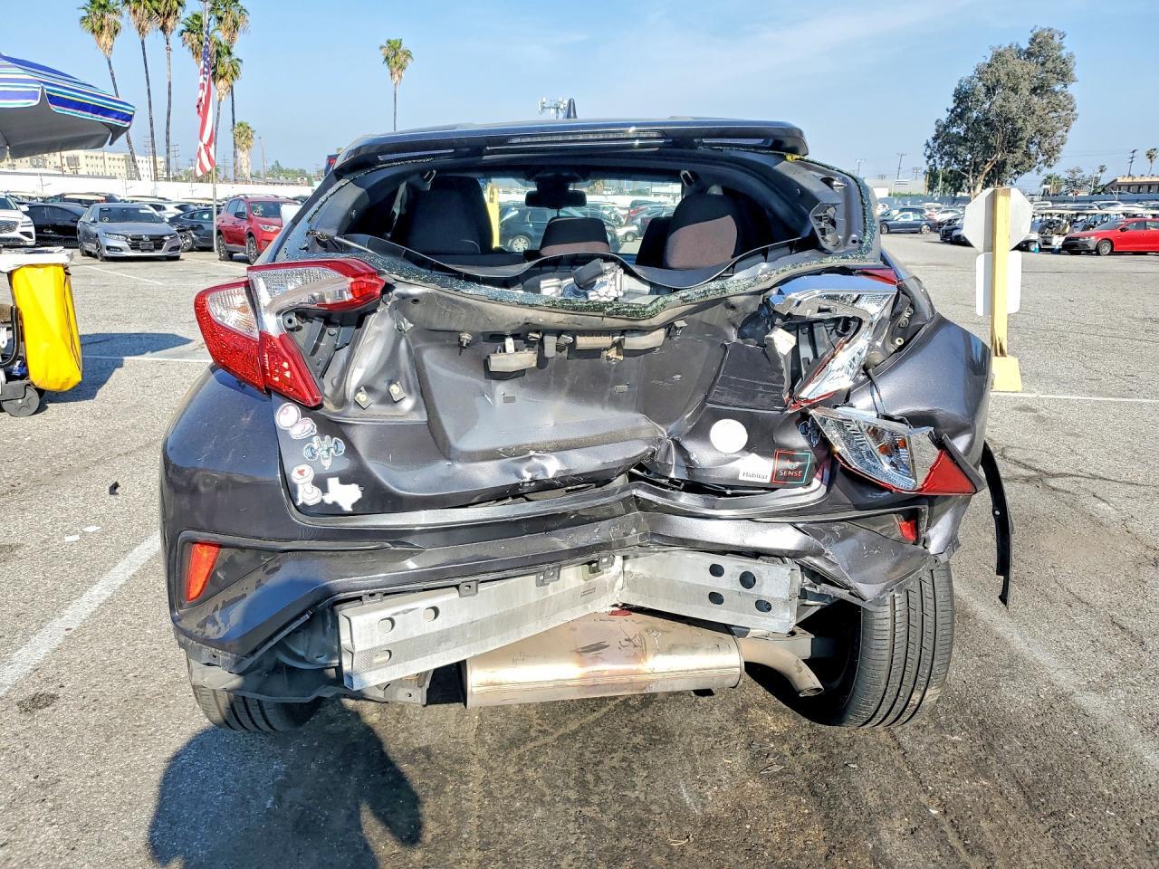 2018 Toyota C-Hr Xle - Image 6