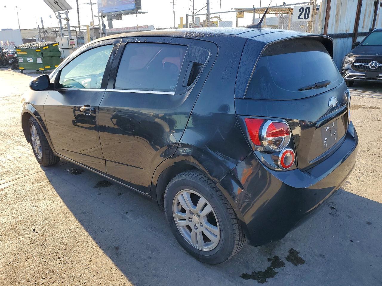 2014 Chevrolet Sonic Lt - Фото 2