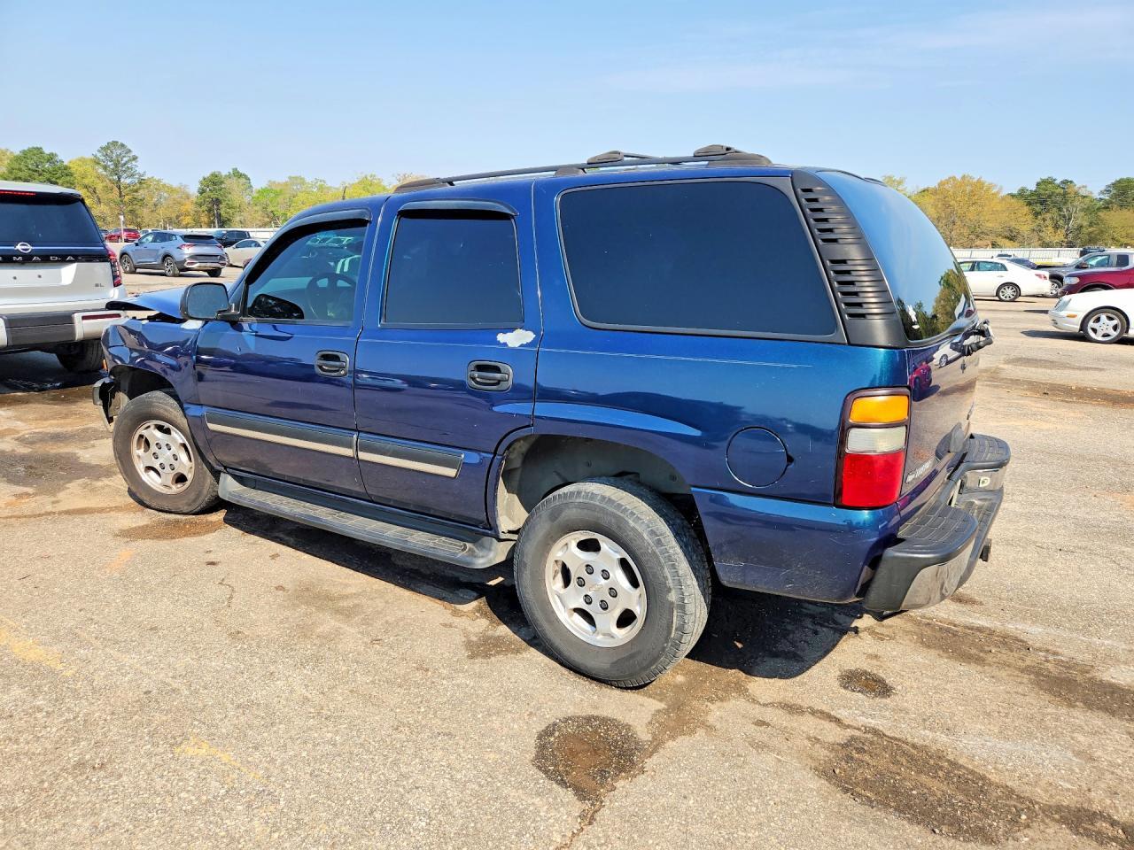 2005 Chevrolet Tahoe C1500 - Image 2