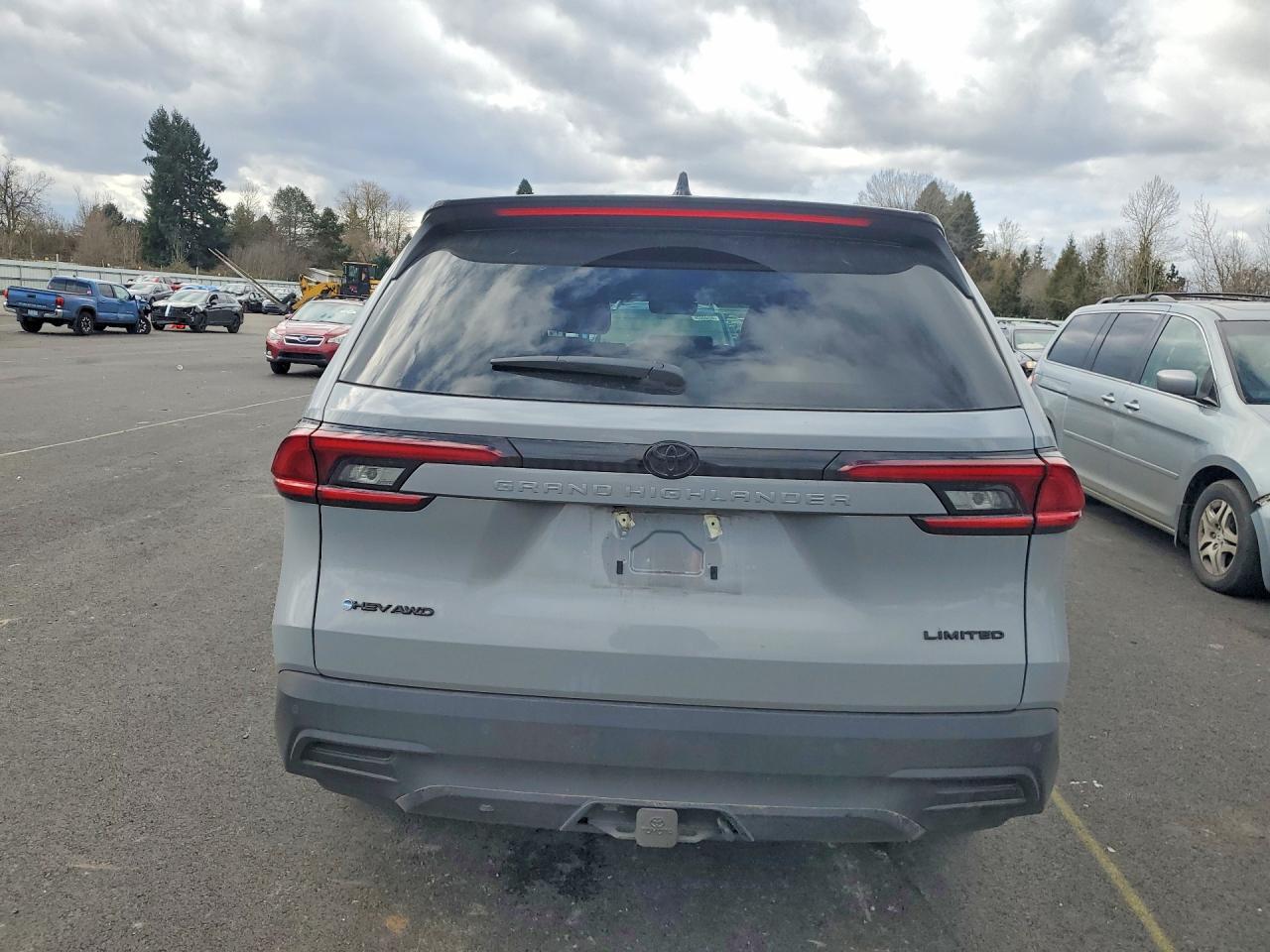 2025 Toyota Grand Highlander Hybrid Nightshade - Фото 6