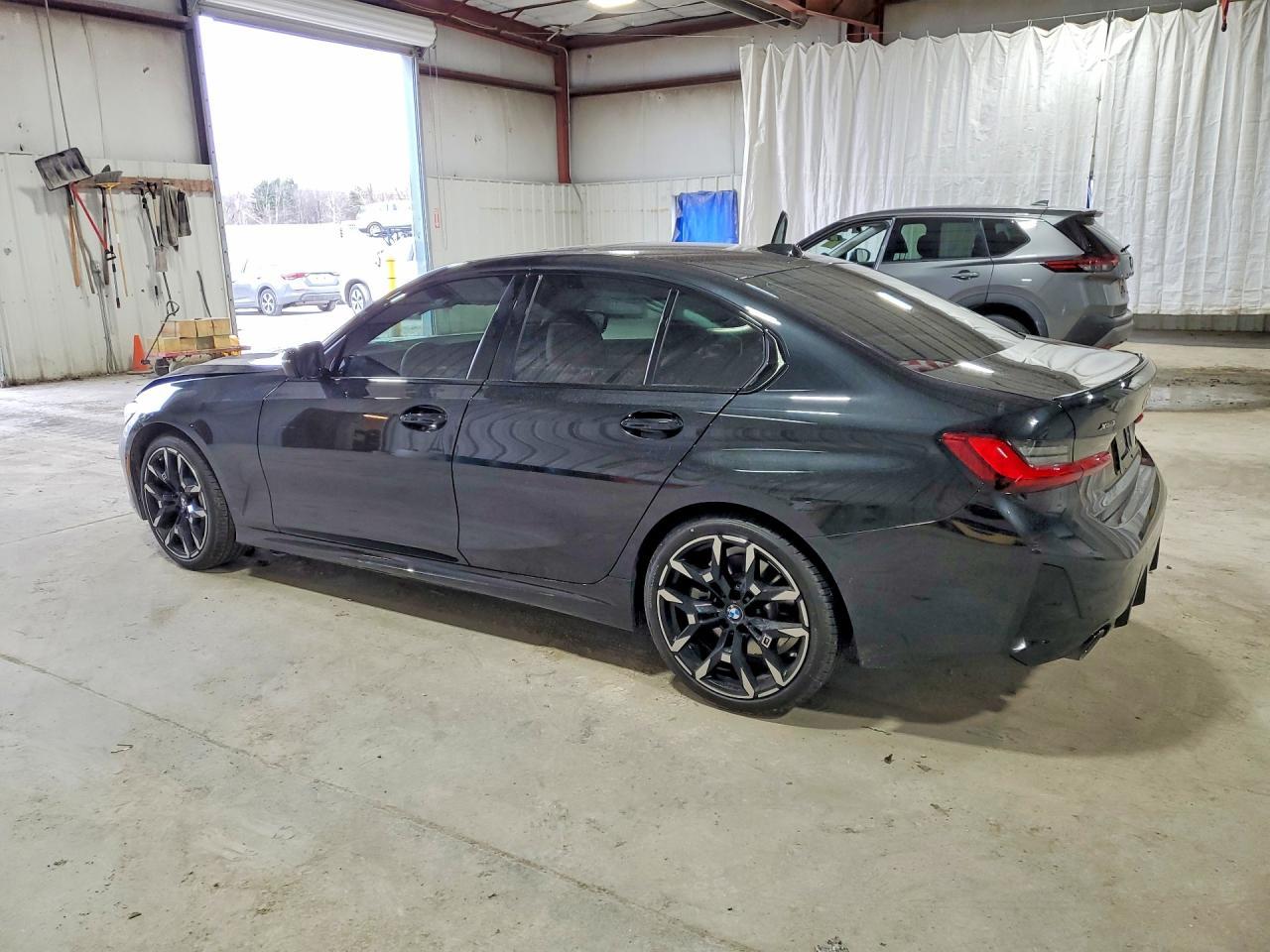 2026 BMW 330Xi - Фото 2