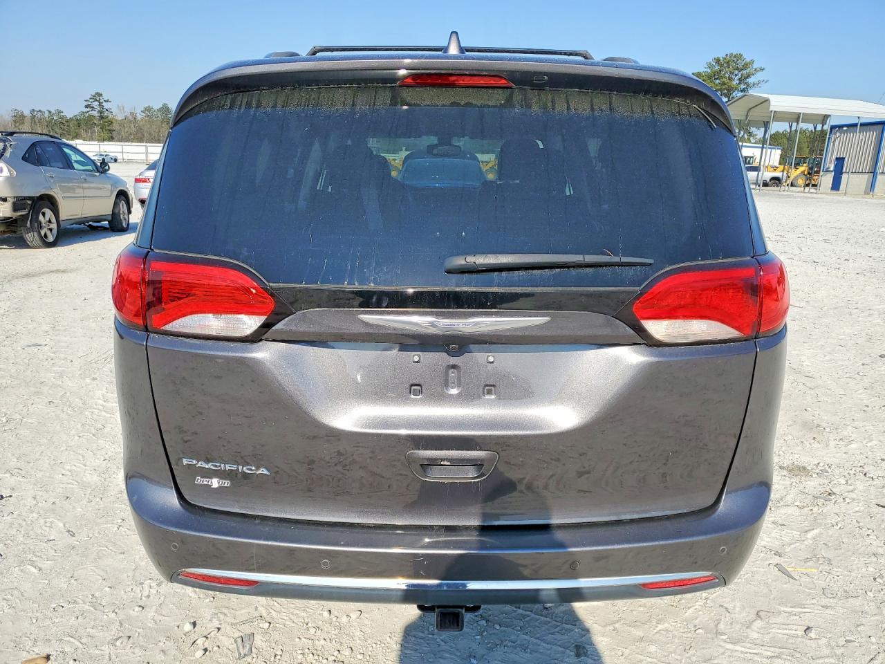 2017 Chrysler Pacifica Touring L Plus - Фото 6