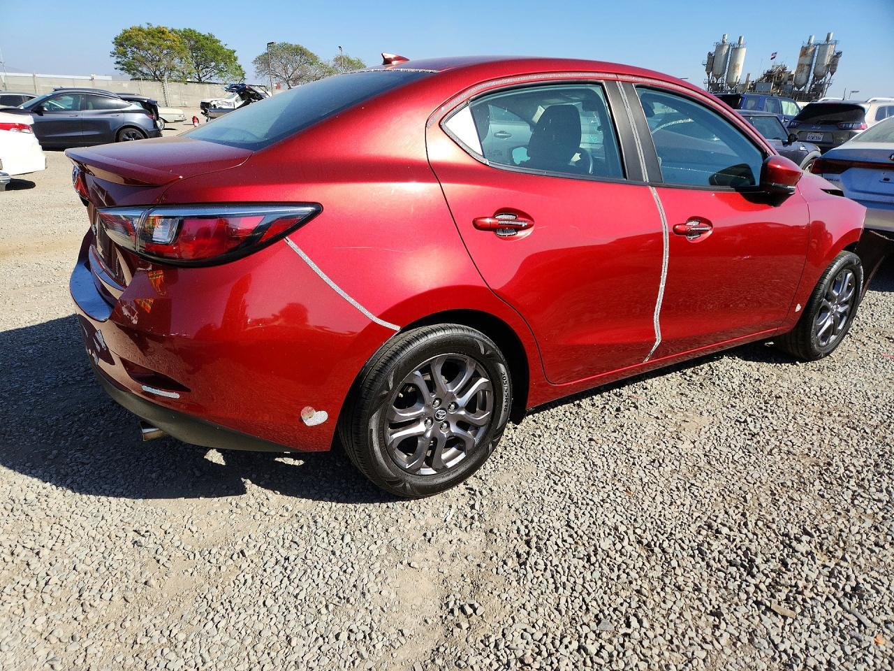 2019 Toyota Yaris Le - Image 3