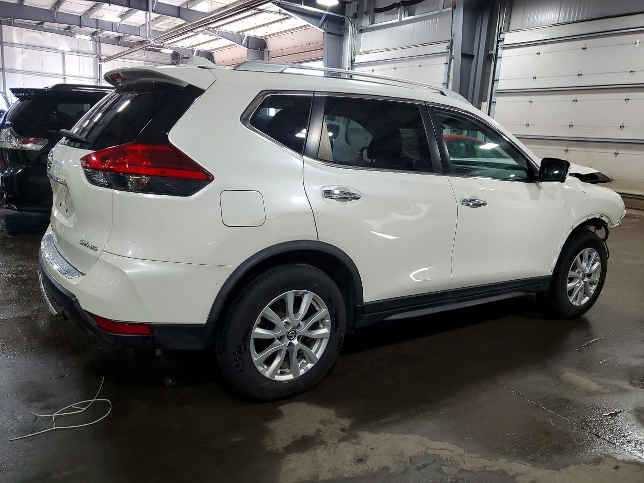 2017 Nissan Rogue Sv - Image 3