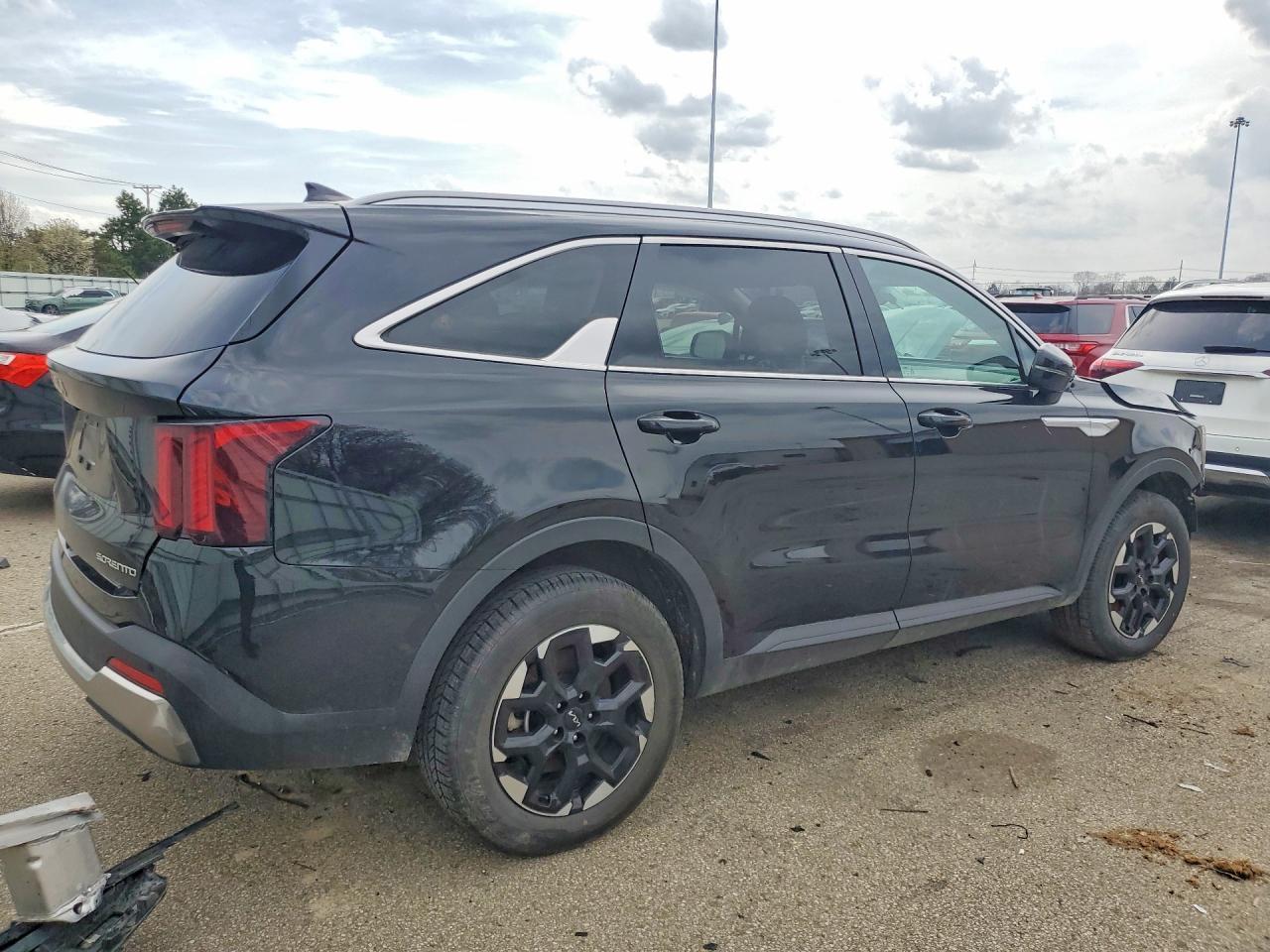 2024 Kia Sorento S - Фото 3