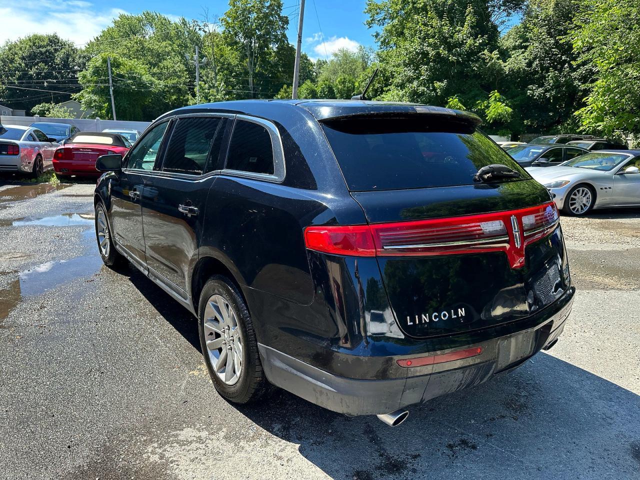 2017 Lincoln Mkt - Image 3