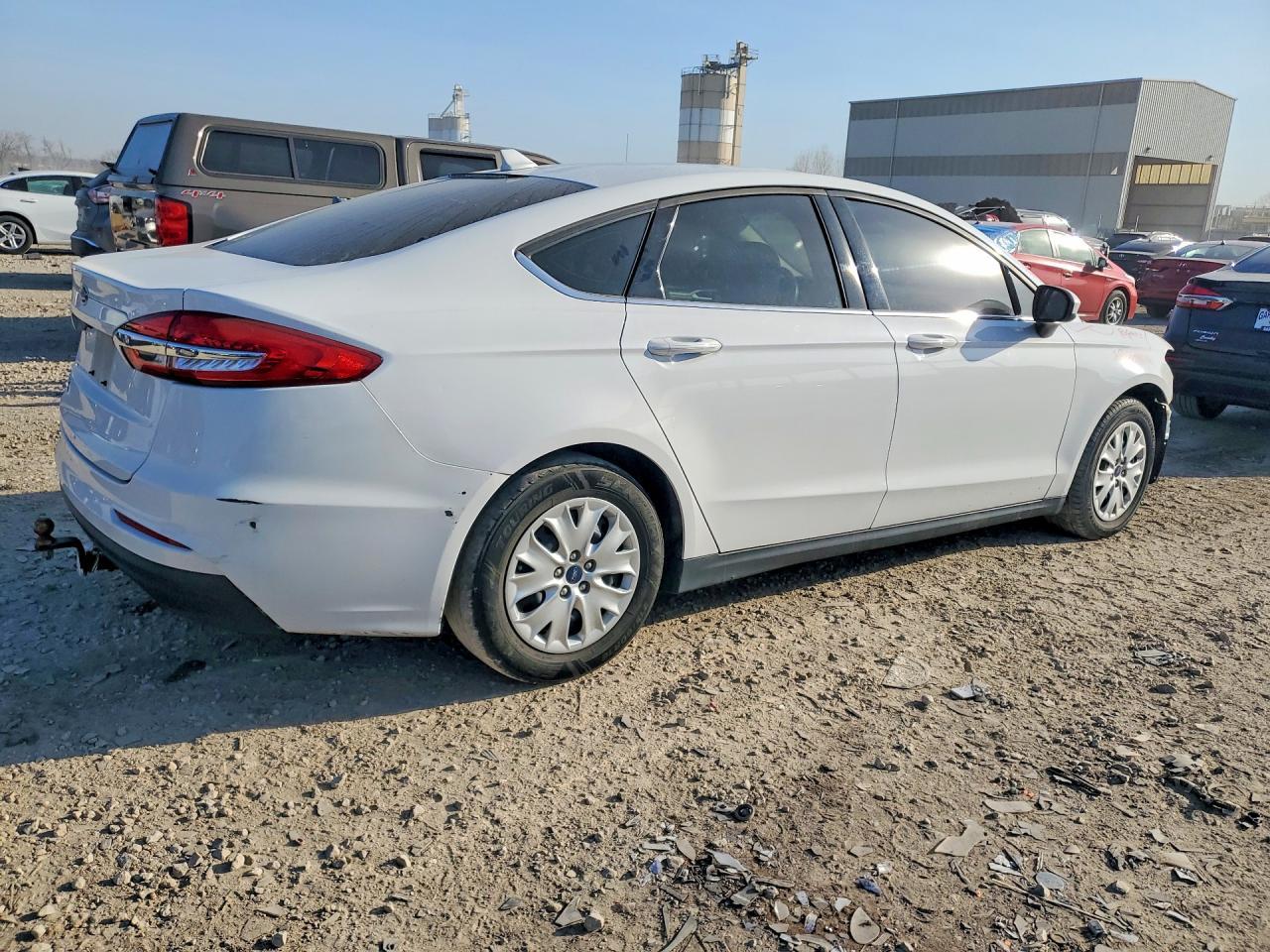2020 Ford Fusion S - Фото 3