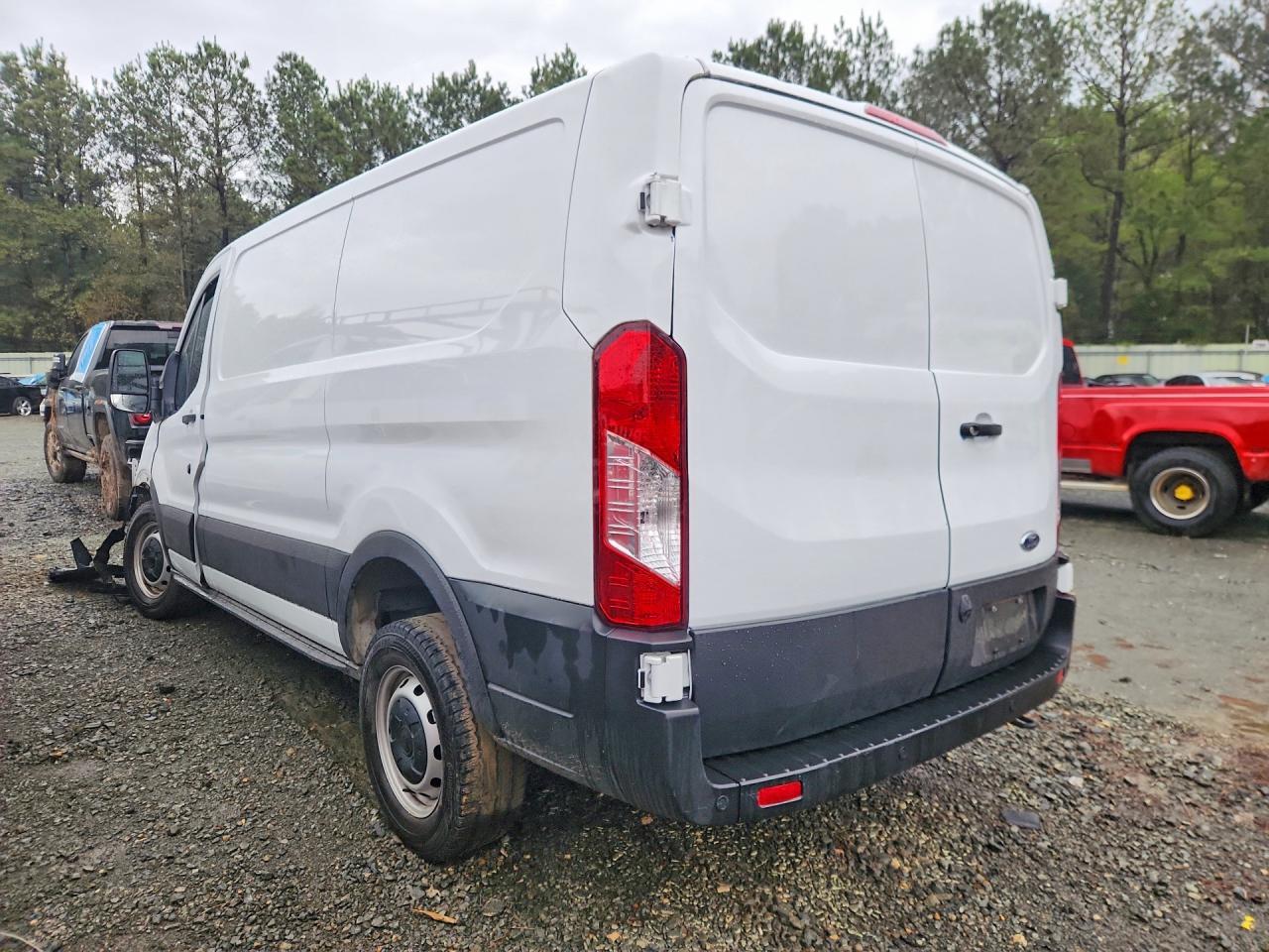 2024 Ford Transit 150 Low Roof Delivery Van - Фото 2