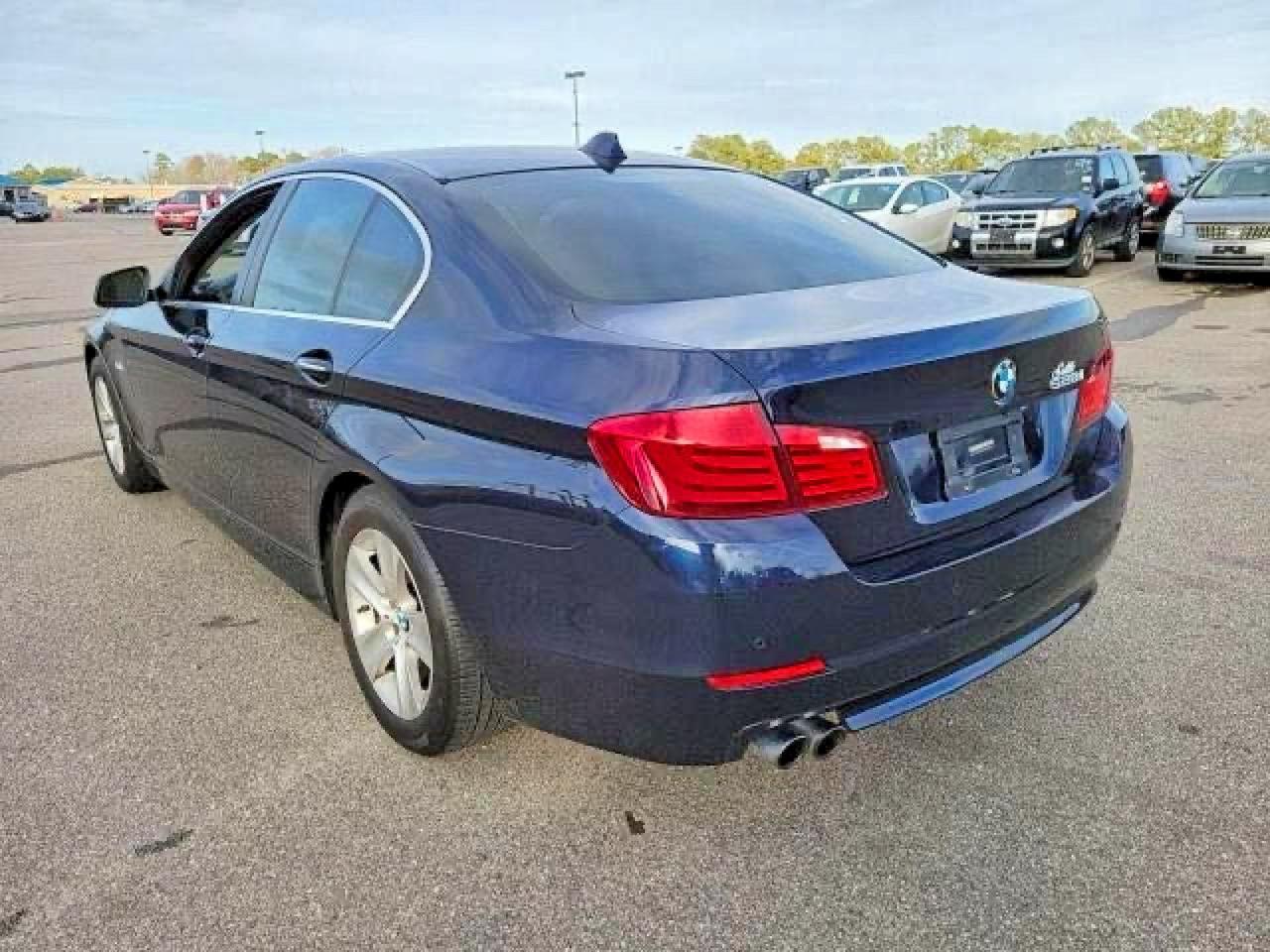 2011 BMW 528 I - Фото 3