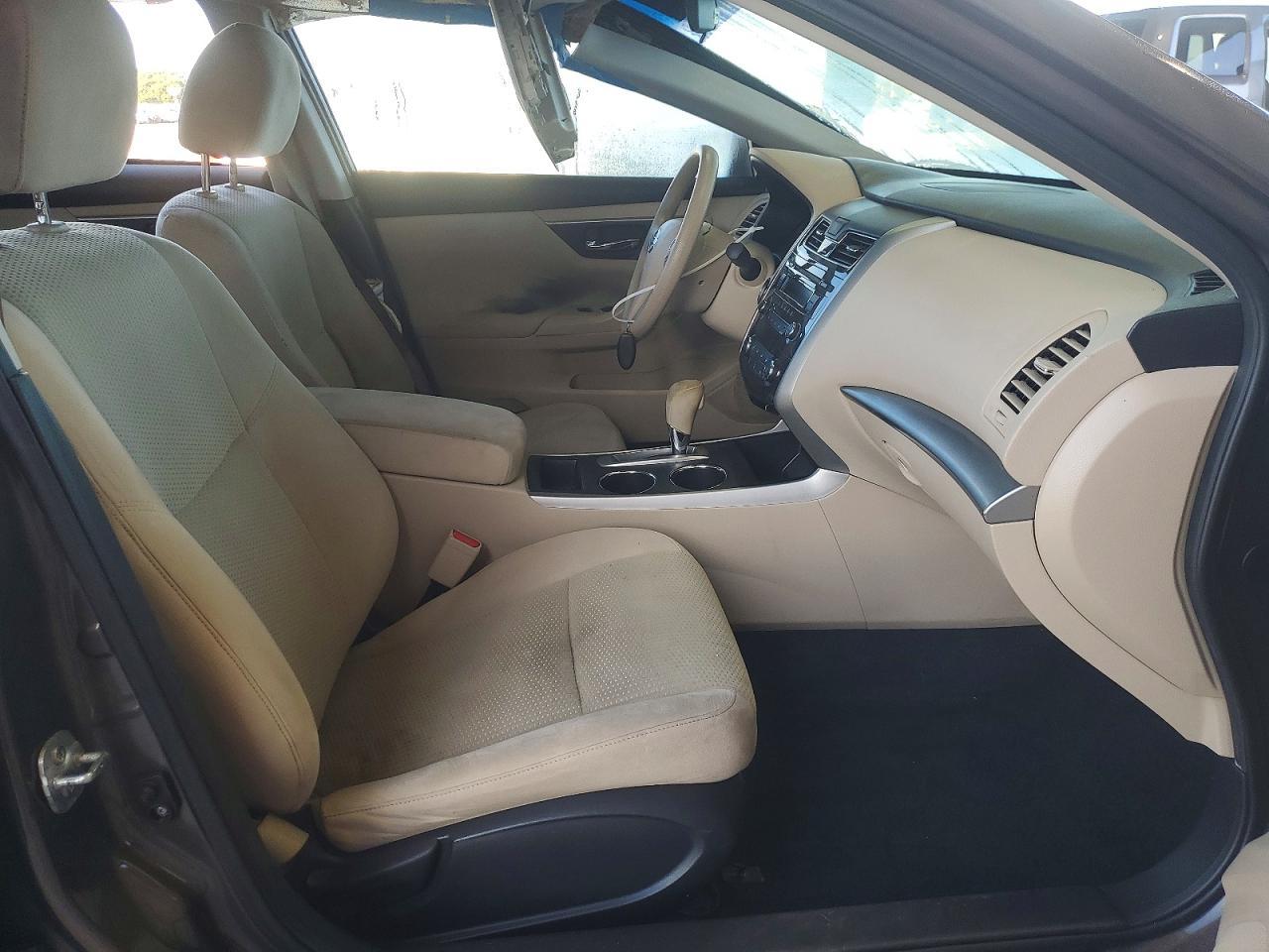 2015 Nissan Altima 2.5 S - Фото 7