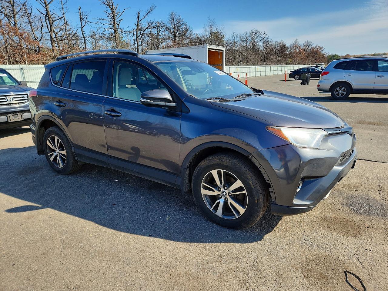 2018 Toyota Rav 4 - Image 4