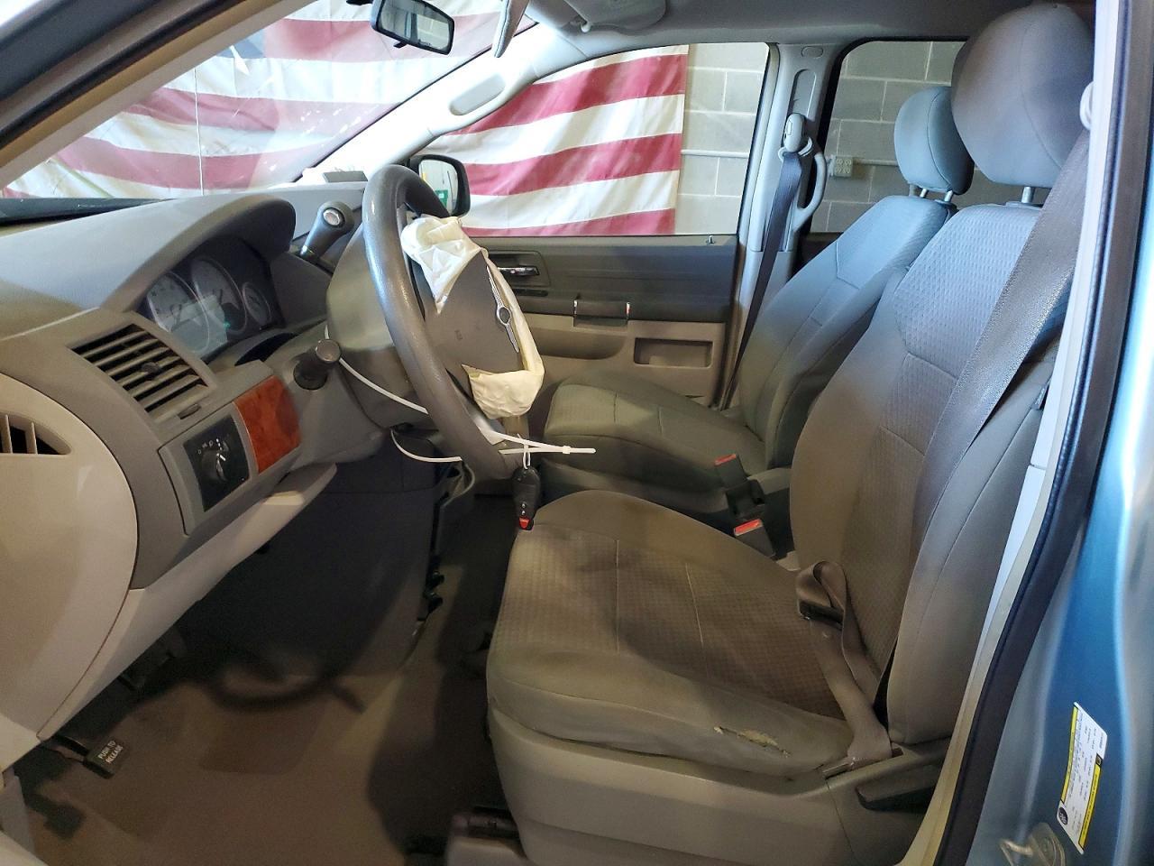 2008 Chrysler Town & Country Lx - Фото 7