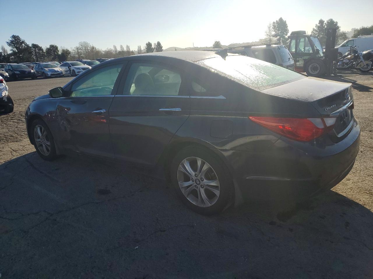 2011 Hyundai Sonata Limited - Фото 2