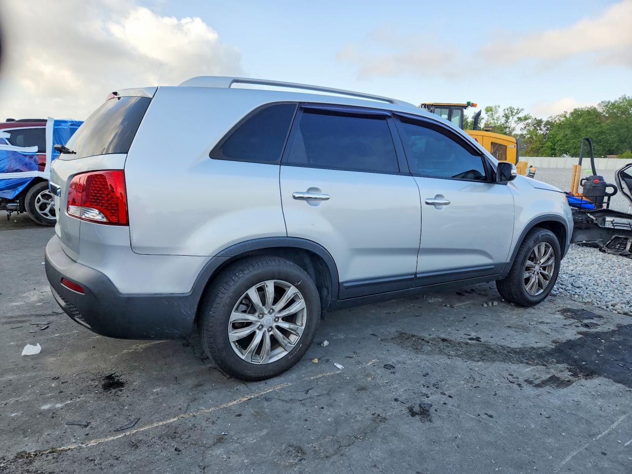 2011 Kia Sorento Lx - Image 3