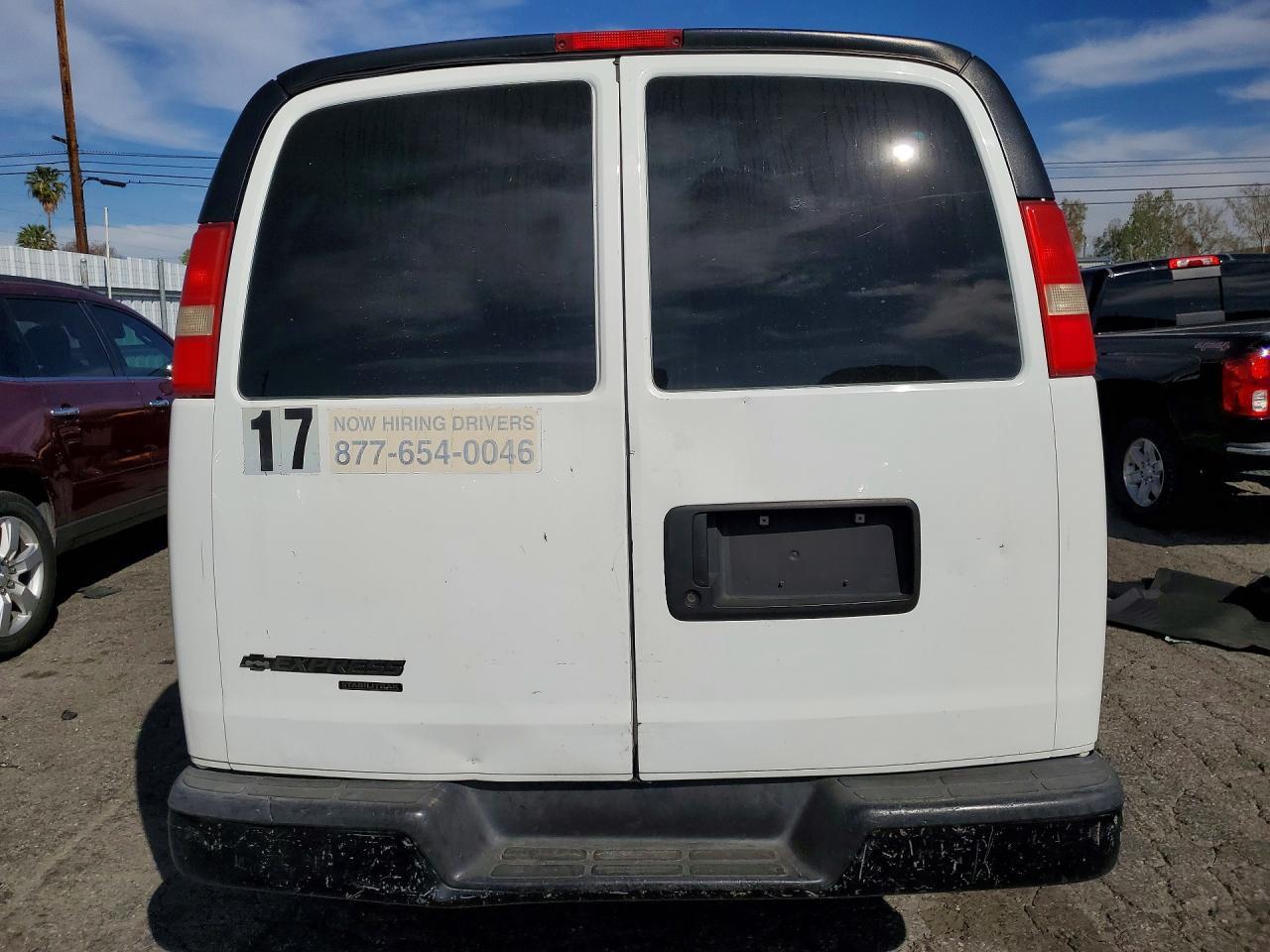 2014 Chevrolet Express G1500 Utility / Service Van - Фото 6