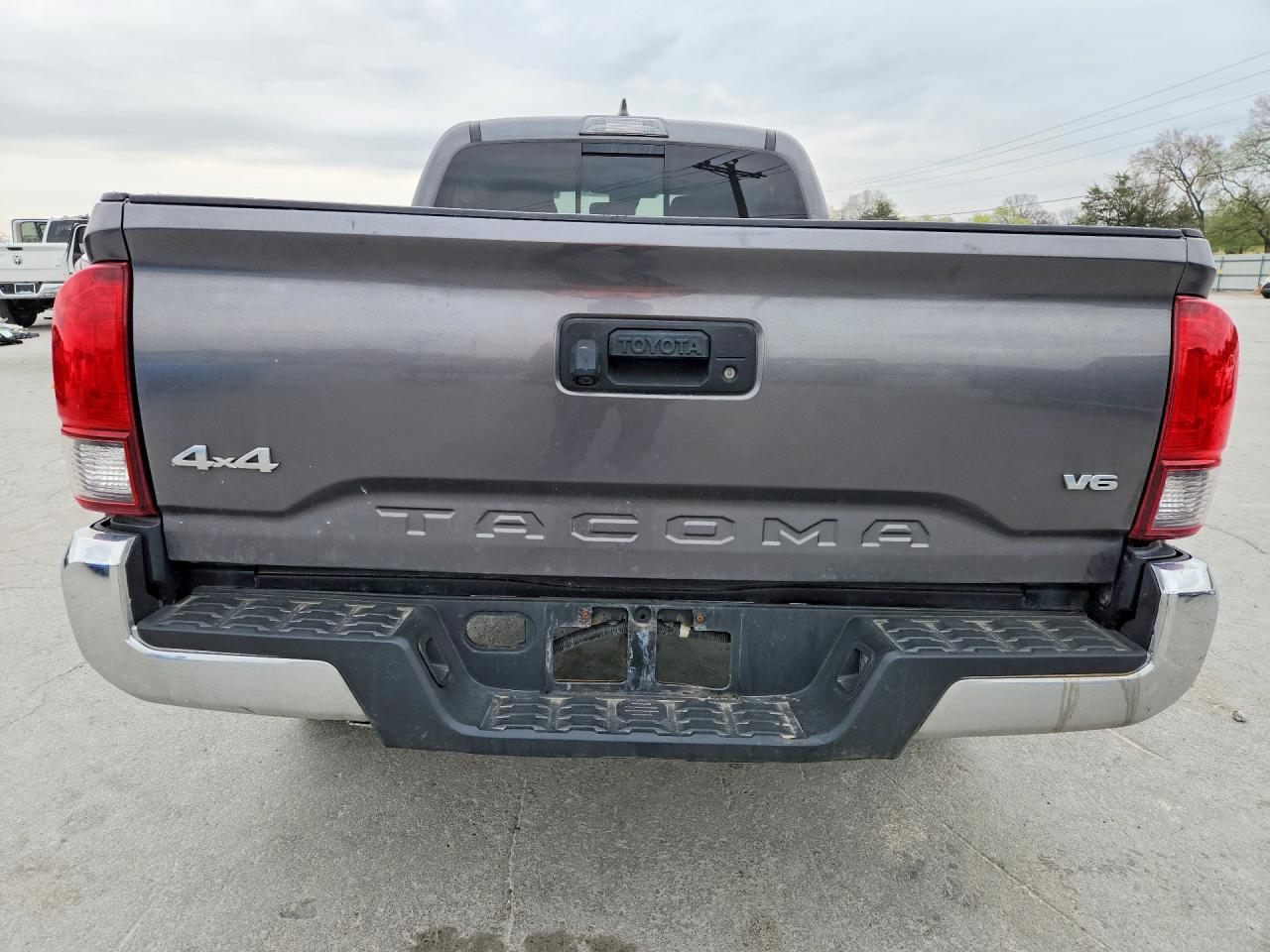 2018 Toyota Tacoma Sr5 V6 - Image 6