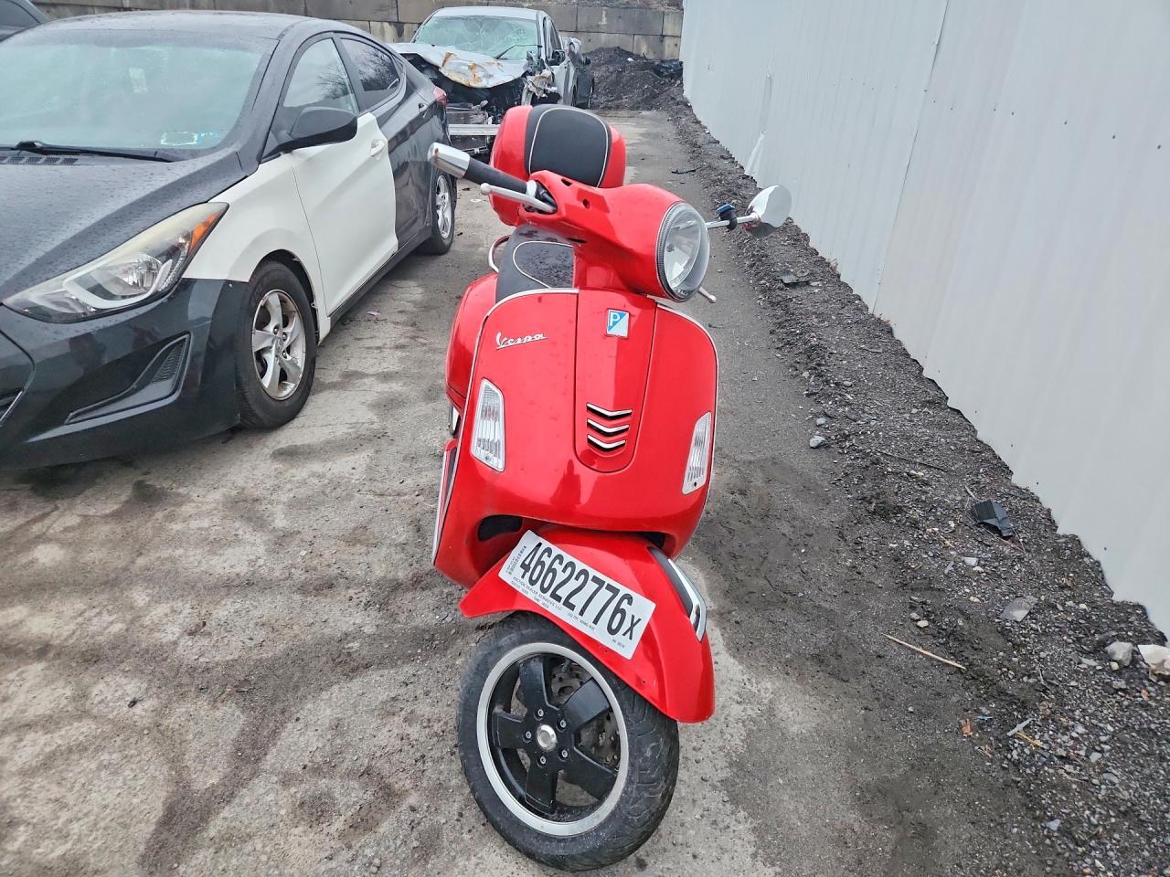 2018 Vespa Gts - Image 2