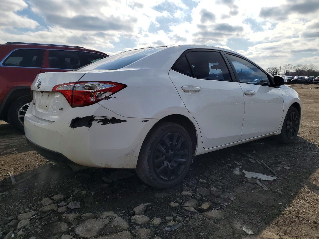 2015 Toyota Corolla Le - Фото 3