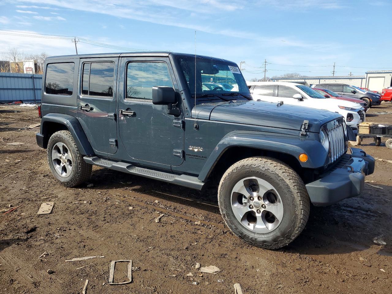 2016 Jeep Wrangler Unlimited Sahara - Image 4
