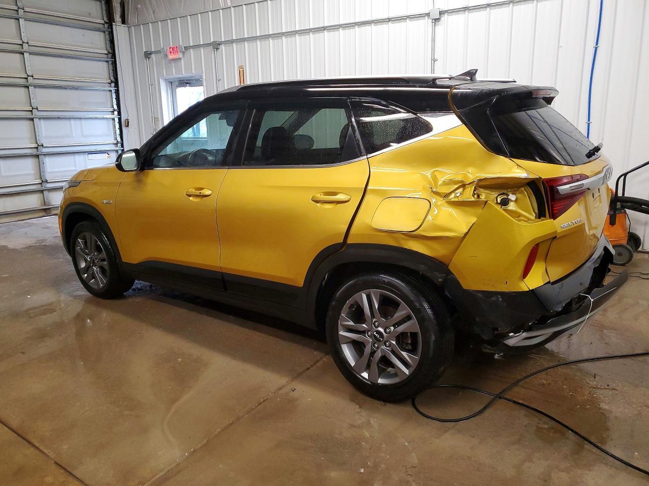 2022 Kia Seltos S - Image 2
