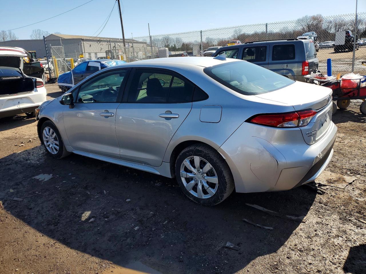 2020 Toyota Corolla Le - Image 2