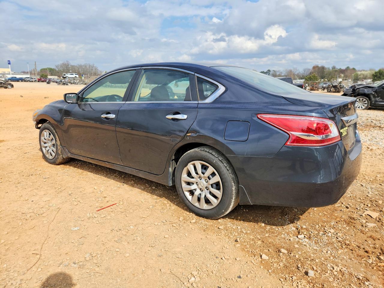 2013 Nissan Altima 2.5 - Фото 2