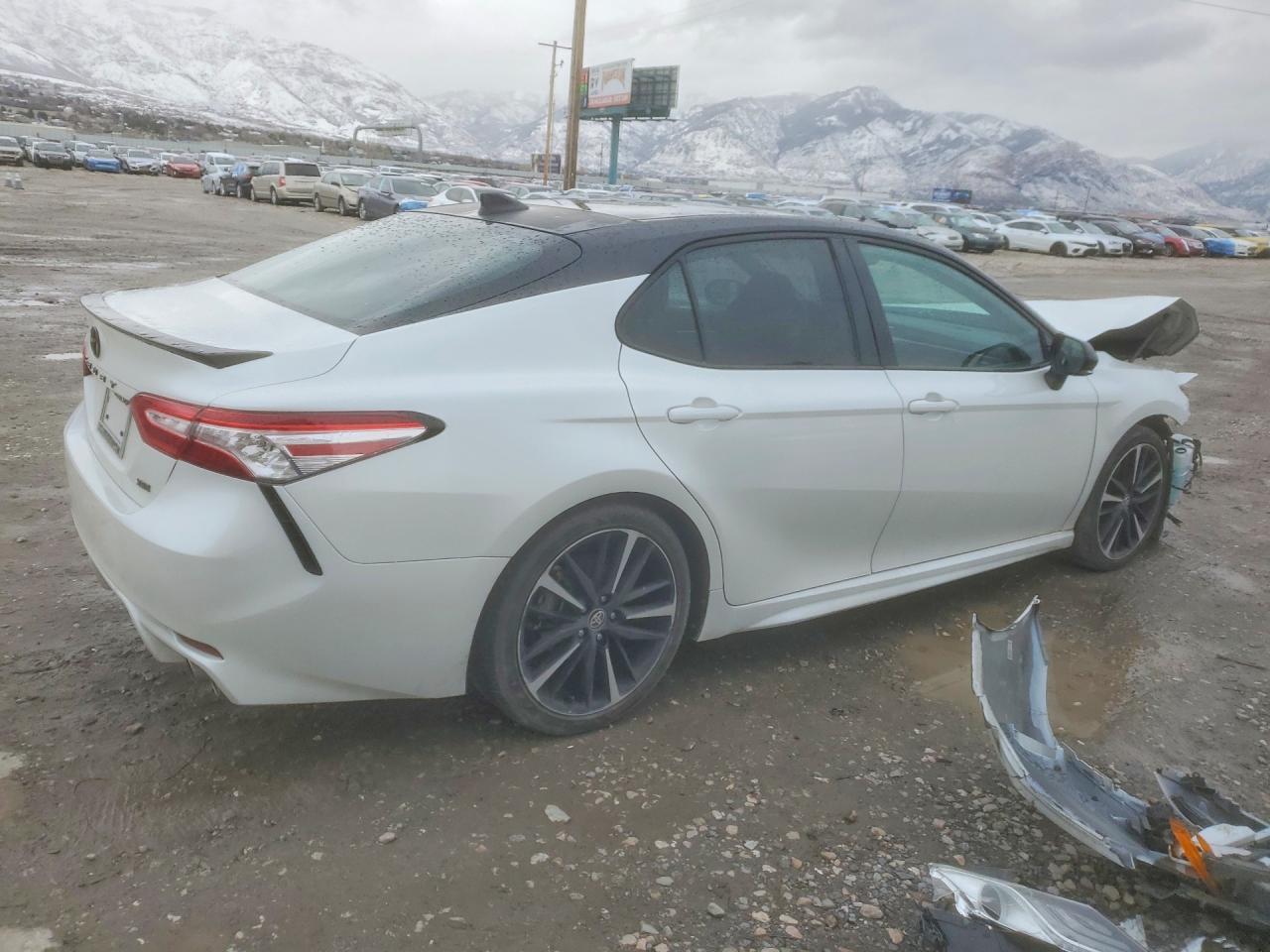 2020 Toyota Camry Xse V6 - Image 3